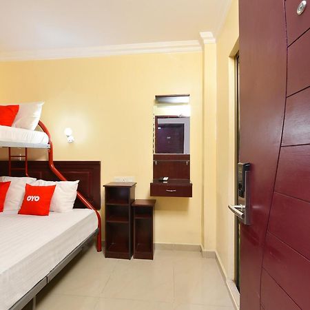 Super Oyo 90562 J Hotel Pj Petaling Jaya Exterior foto