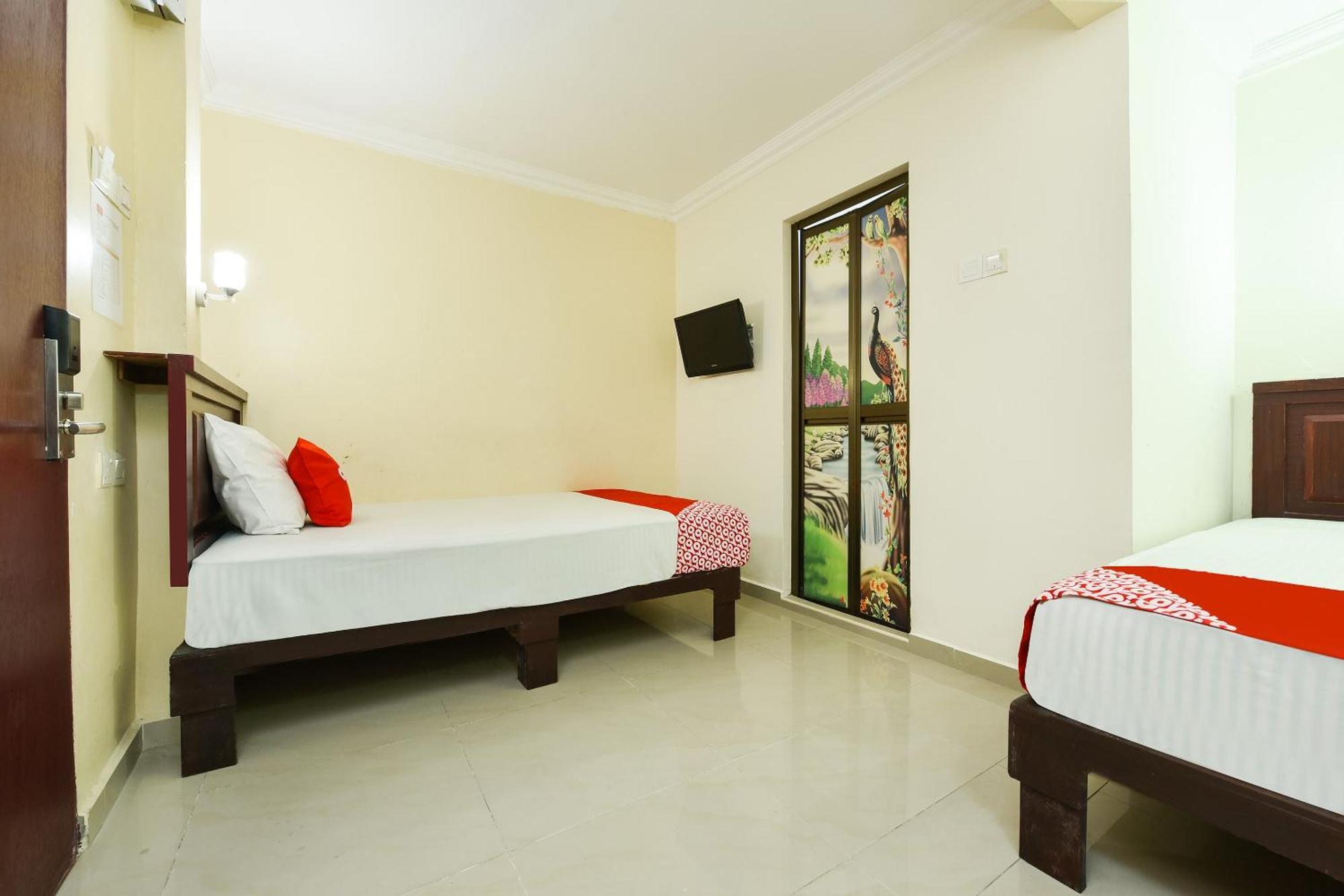 Super Oyo 90562 J Hotel Pj Petaling Jaya Exterior foto