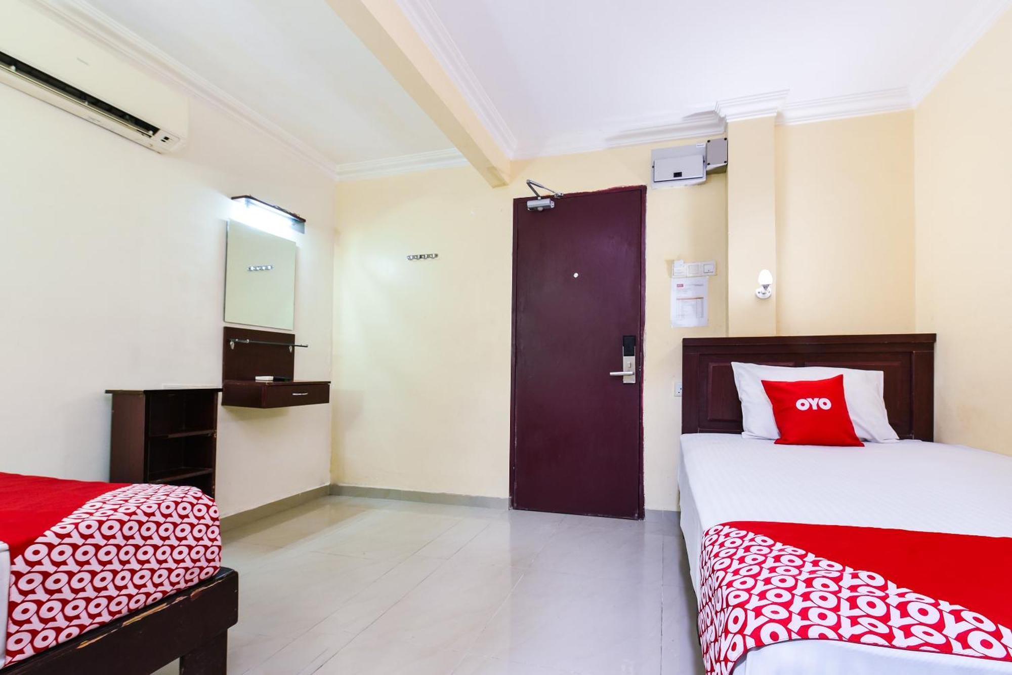 Super Oyo 90562 J Hotel Pj Petaling Jaya Exterior foto