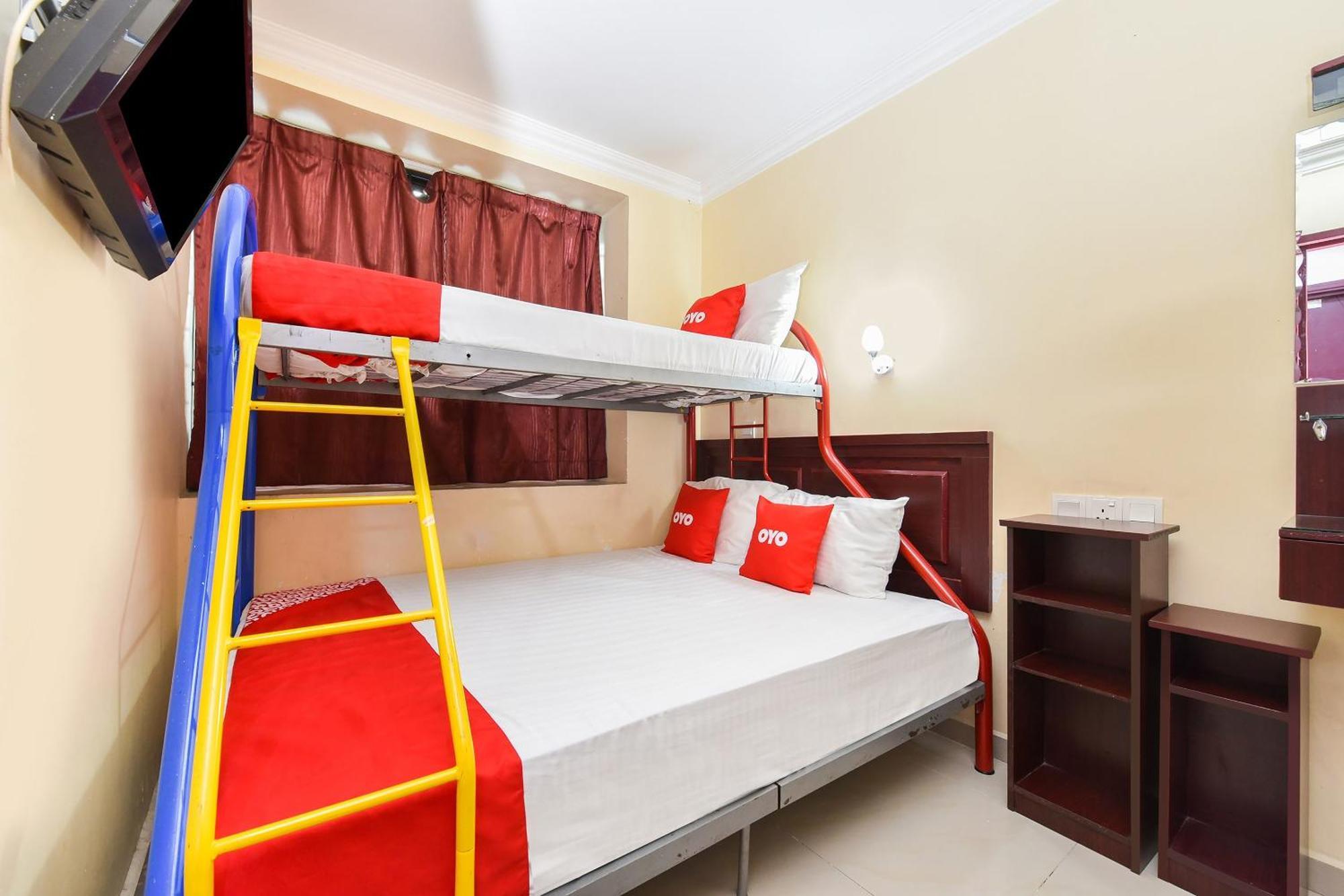 Super Oyo 90562 J Hotel Pj Petaling Jaya Exterior foto
